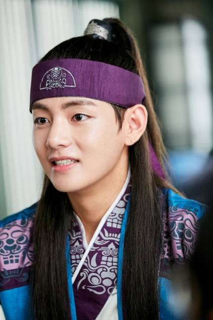 Sukses Debut Akting Lewat Drama 'Hwarang', V BTS Ungkapkan Perasaannya